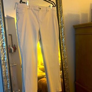 Chicos beige 5 pocket stretch jeans.